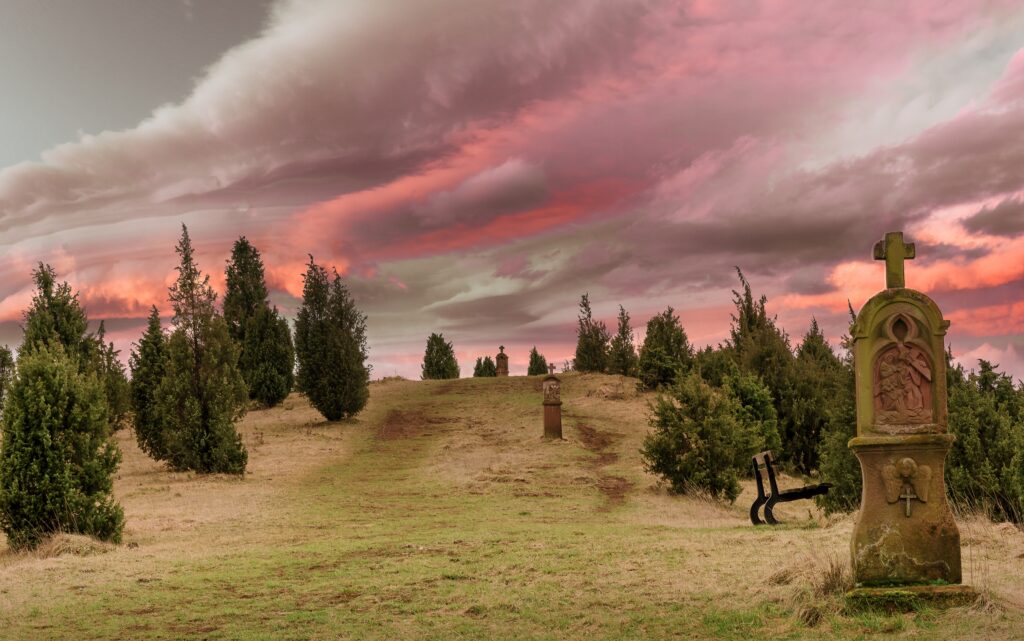 stimmungsvolle Szene auf dem Kalvarienberg