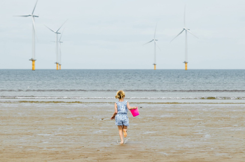 Redcar-beach-Girl-running-2-scaled-1-816x542